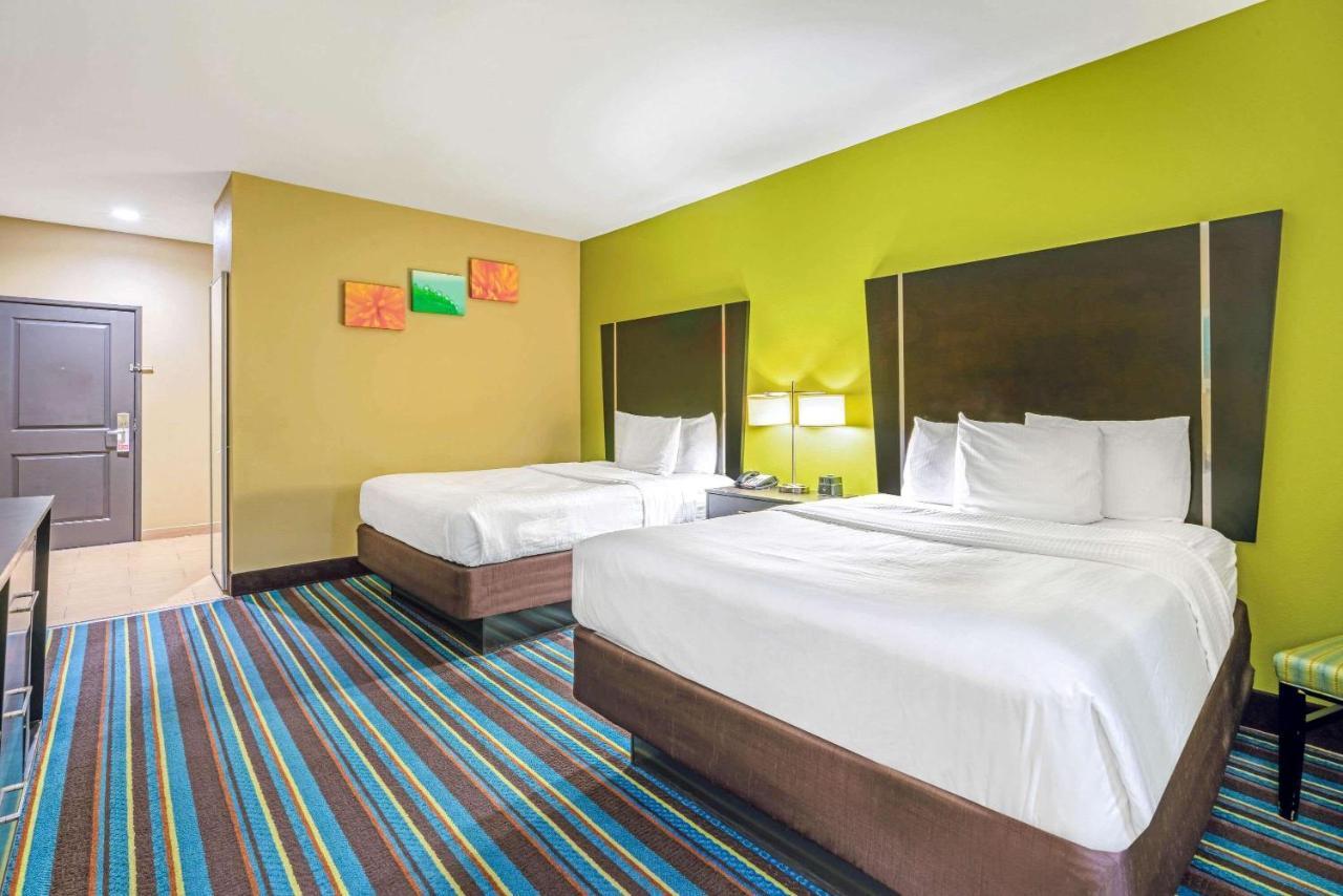 La Quinta By Wyndham Muskogee Hotel Bagian luar foto