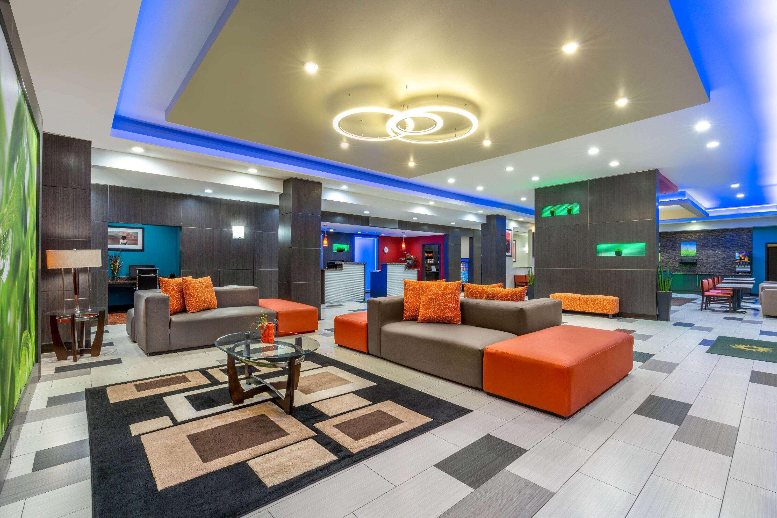 La Quinta By Wyndham Muskogee Hotel Bagian luar foto
