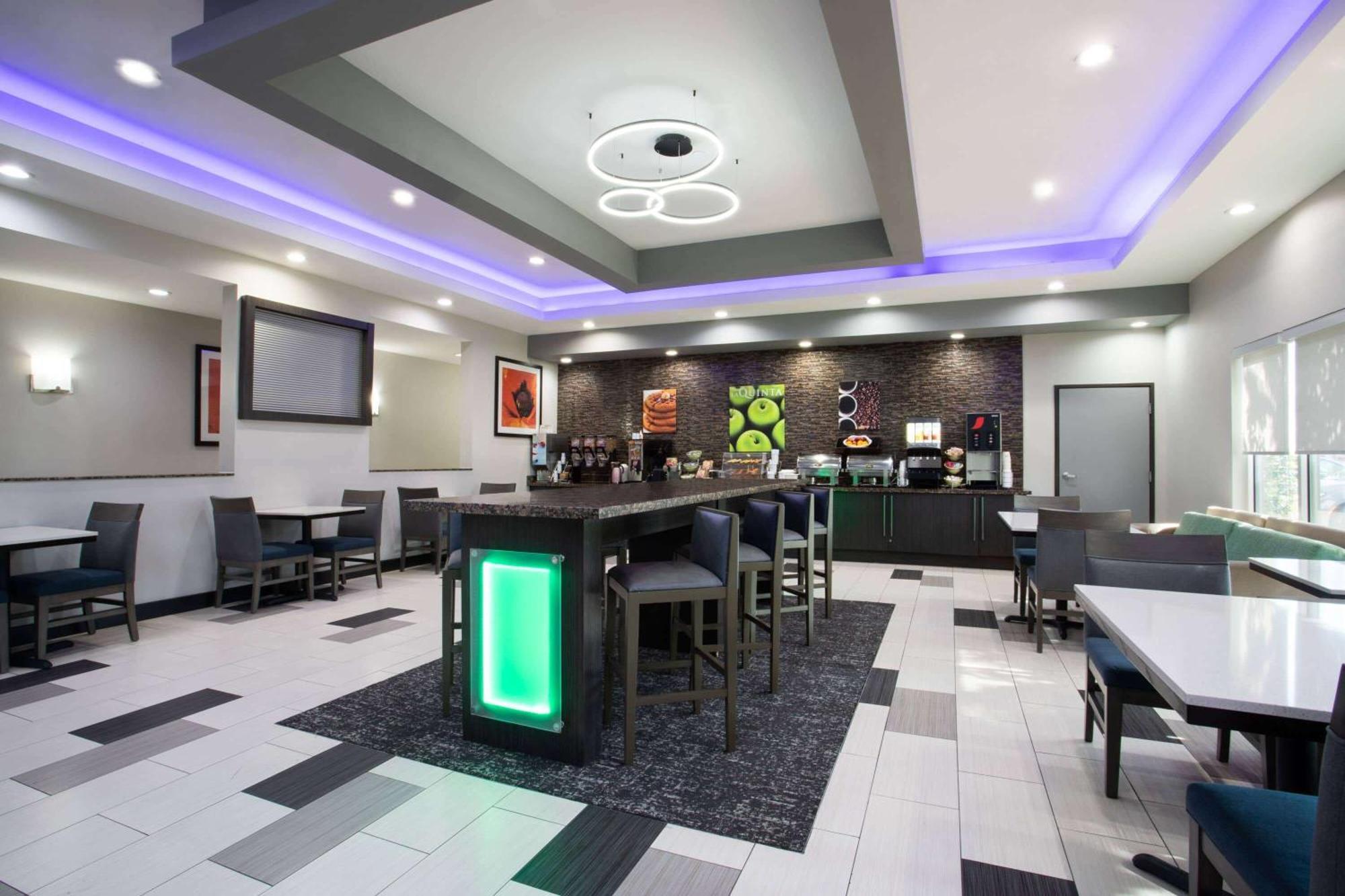 La Quinta By Wyndham Muskogee Hotel Bagian luar foto