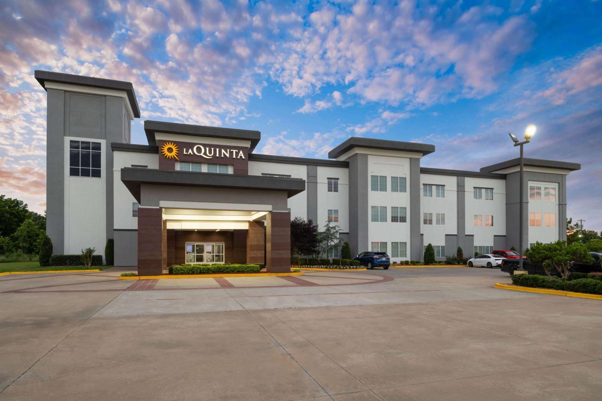 La Quinta By Wyndham Muskogee Hotel Bagian luar foto