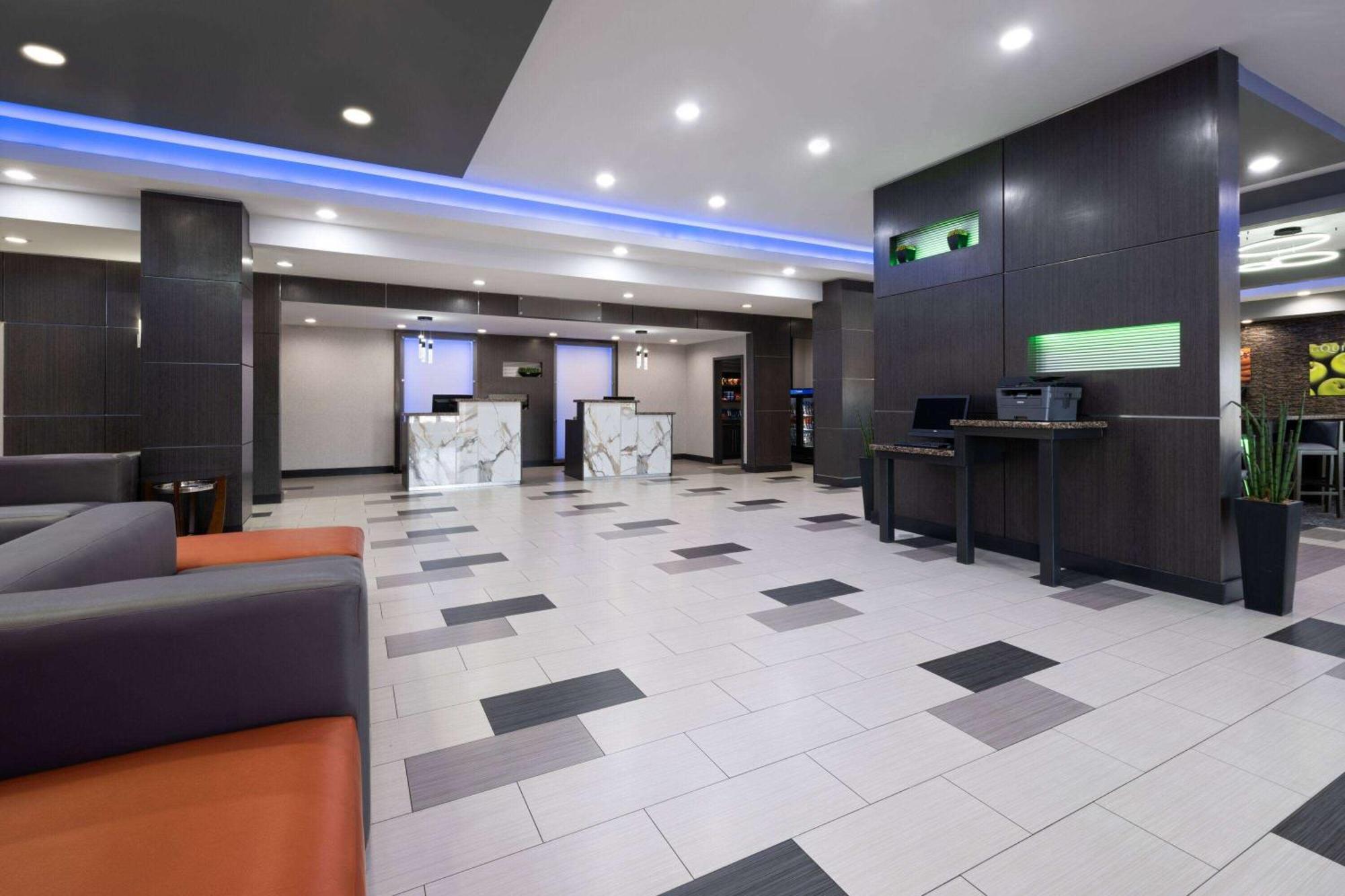 La Quinta By Wyndham Muskogee Hotel Bagian luar foto