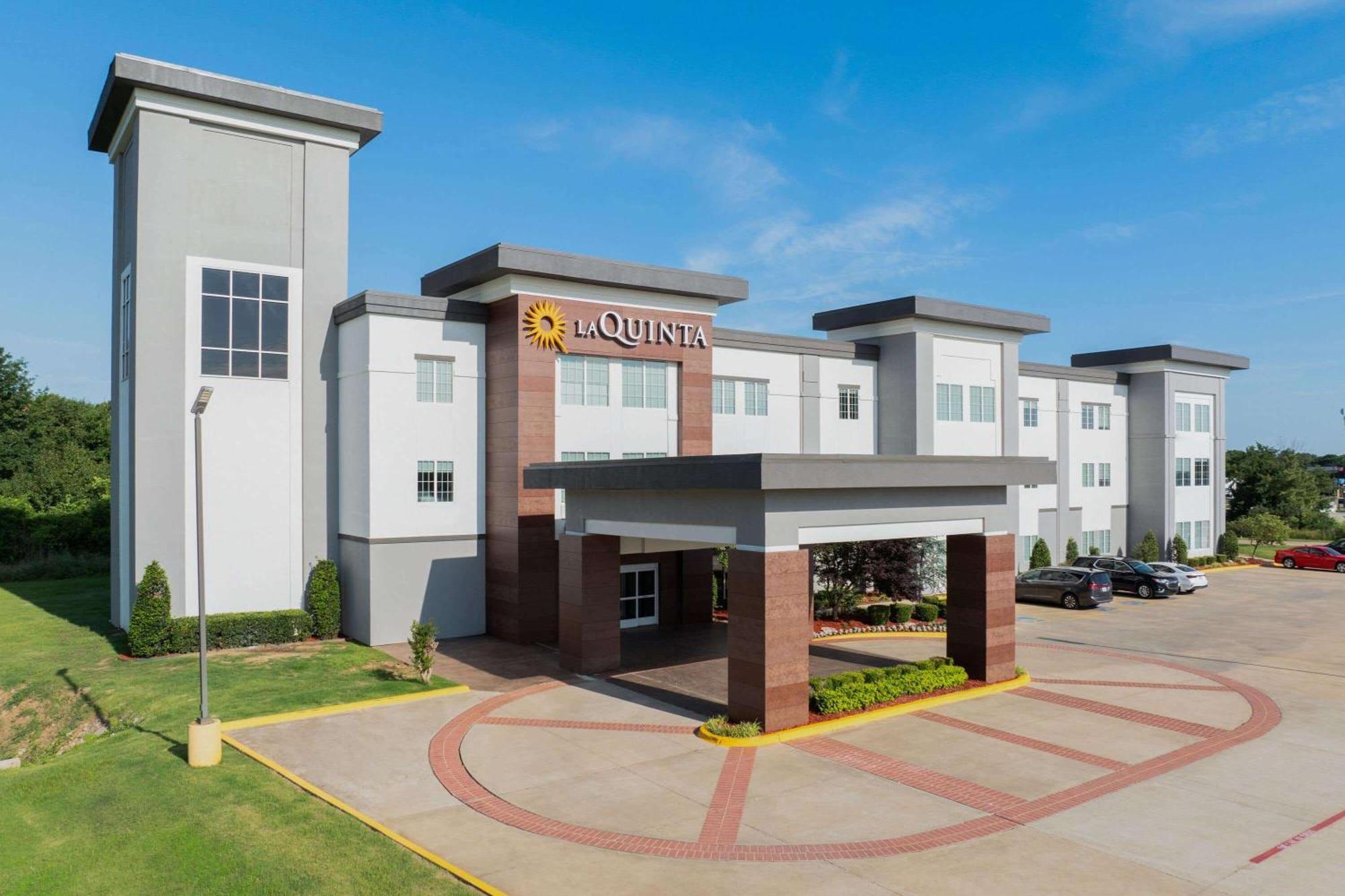 La Quinta By Wyndham Muskogee Hotel Bagian luar foto